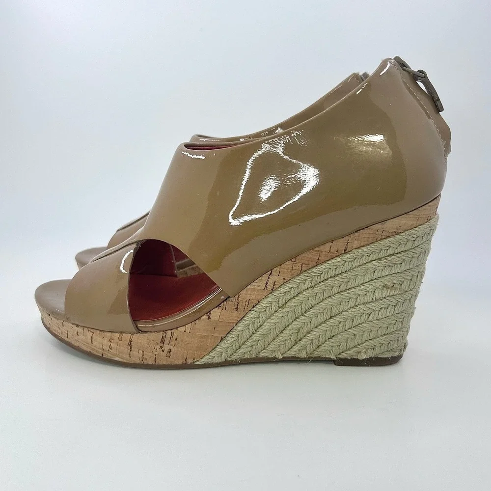 Cole Haan Air Donella 8.5B Tan Patent Leather Open Toe Wedge Booties Y2K Casual